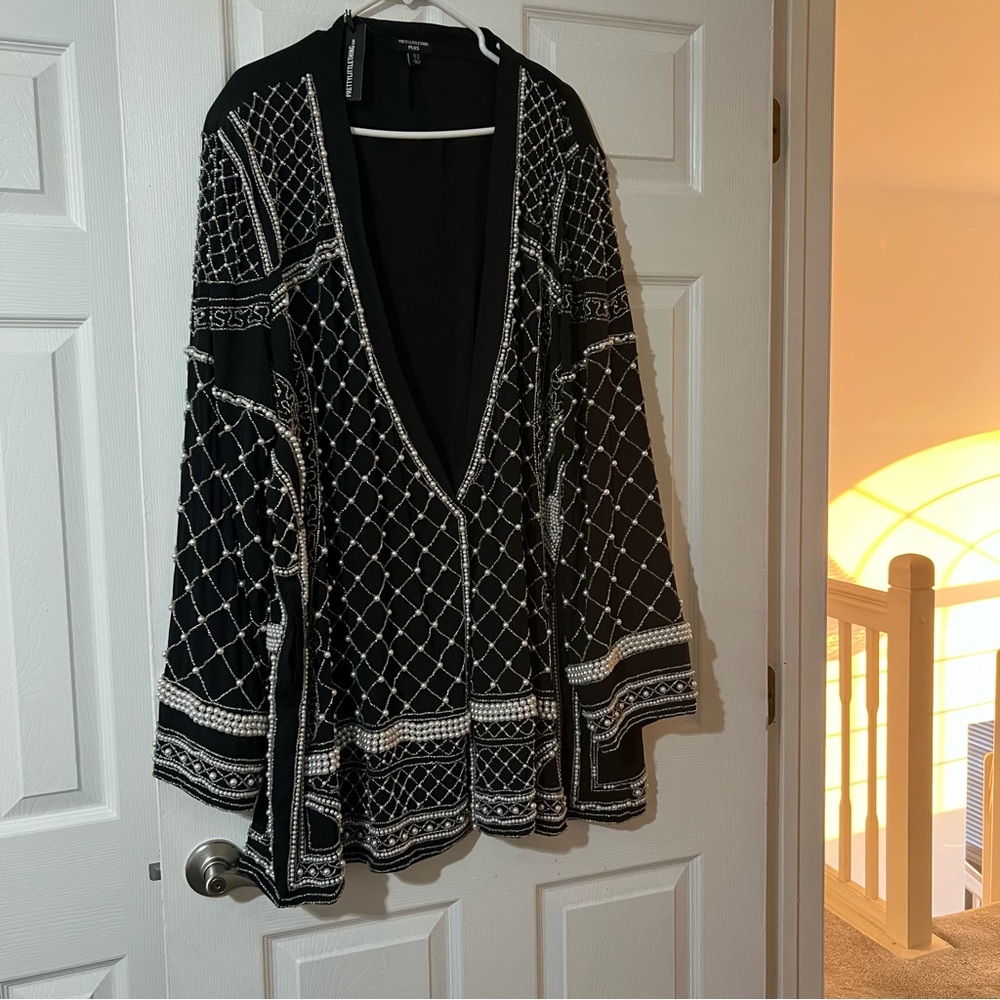 PrettyLittleThing Black and White Embroidered Blazer